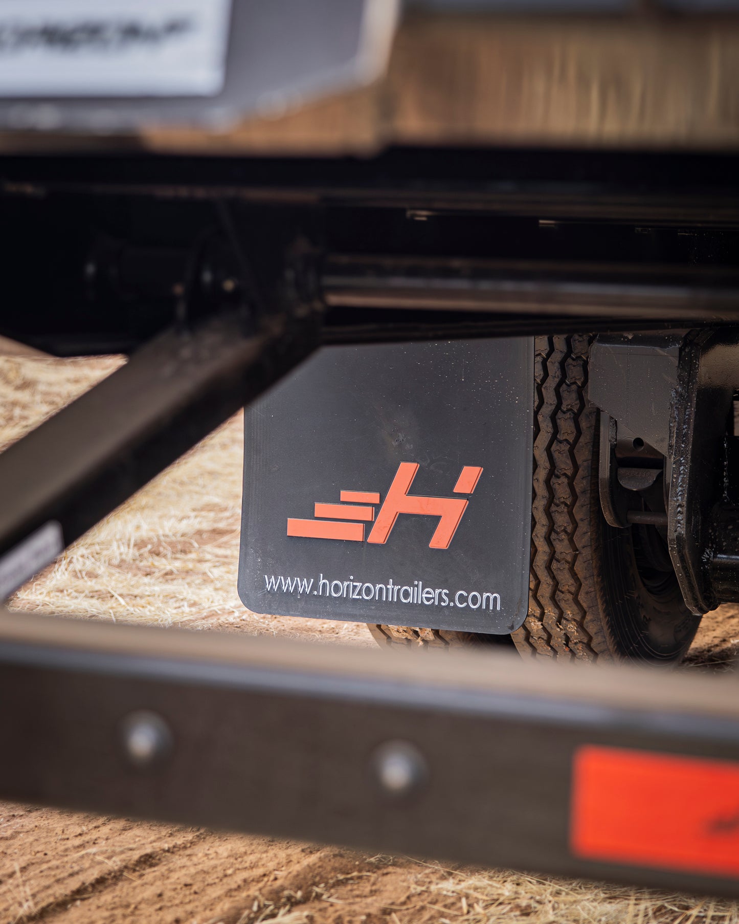 Horizon FYZ Hydrolic Dovetail Flatdeck Trailer