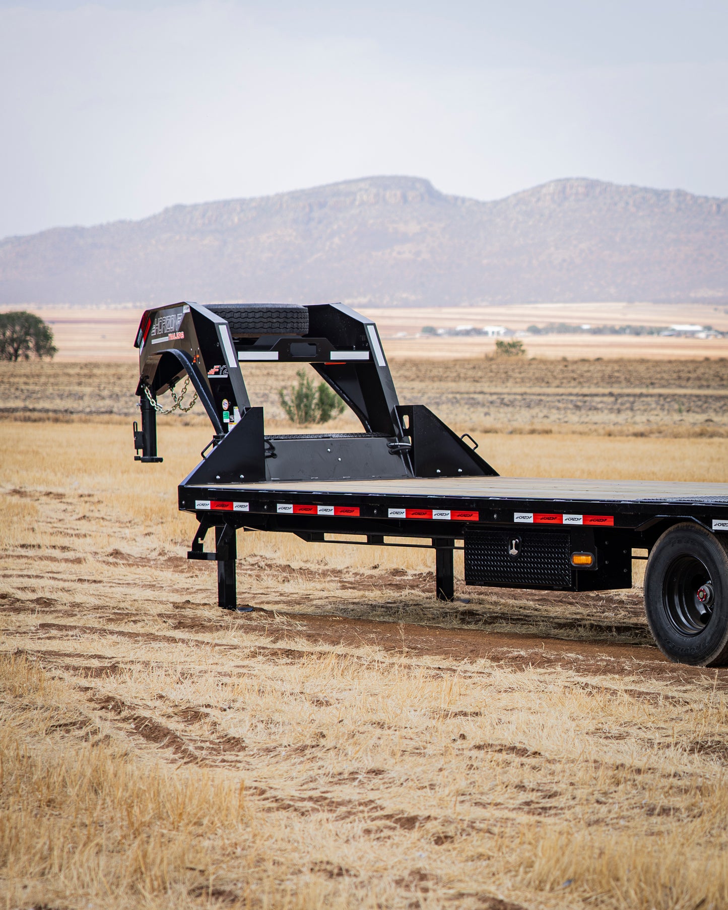 Horizon FYZ Hydrolic Dovetail Flatdeck Trailer
