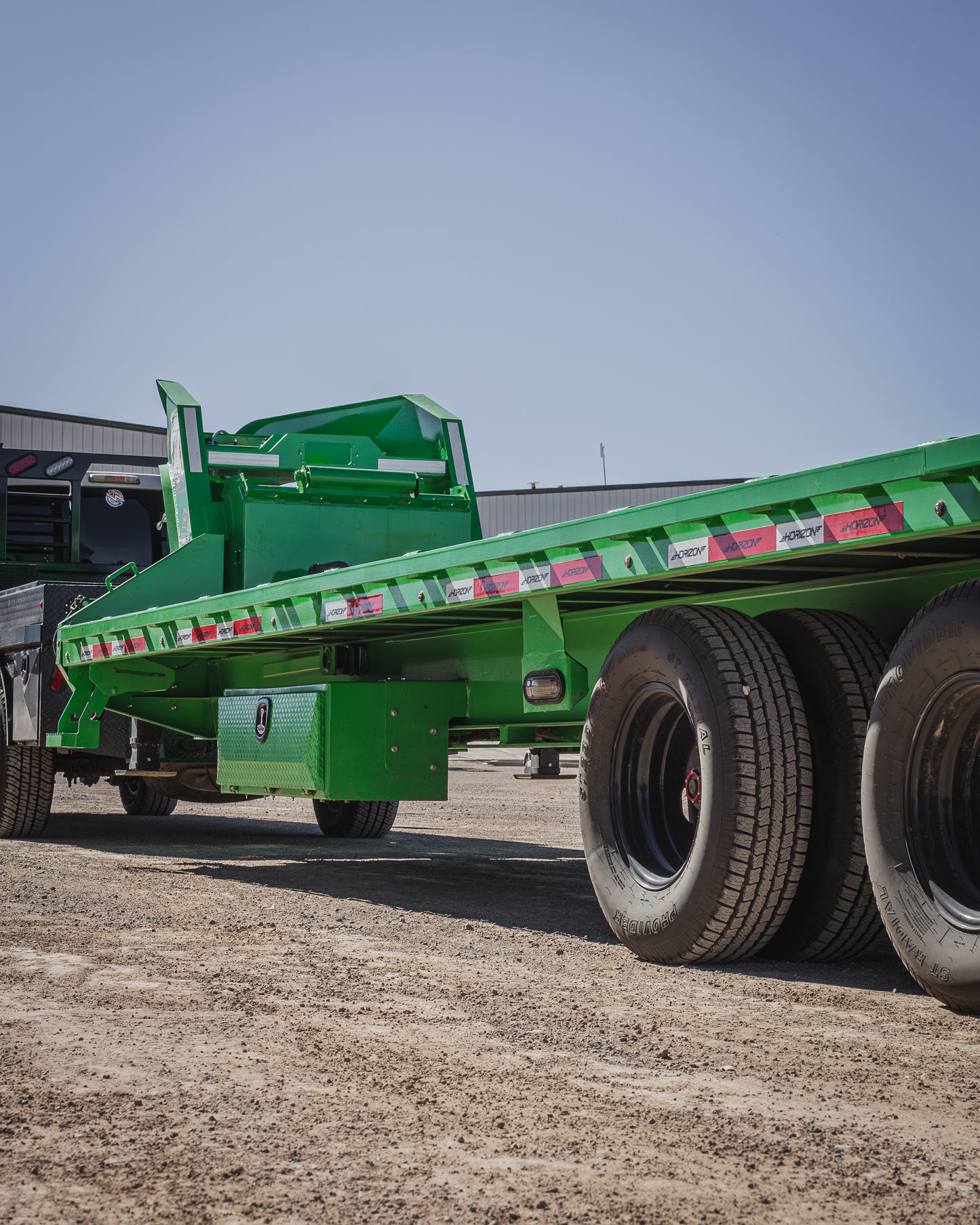 Horizon FFH Full Tilt Flatdeck Trailer